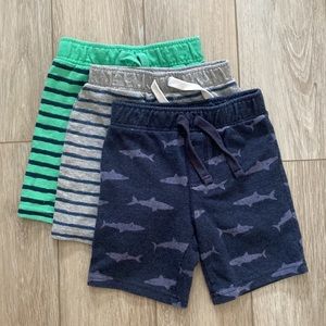 Boys Old  Navy 3t Shorts lot